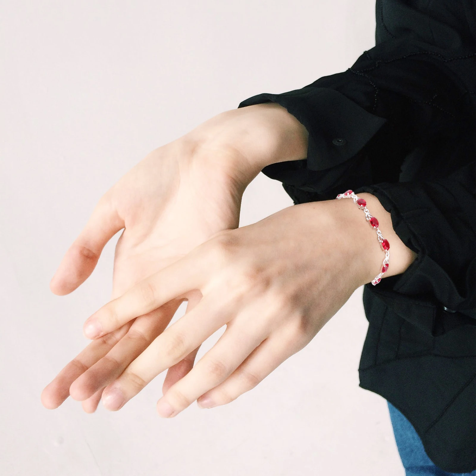 

Elegant Bracelet Silver Plated Copper Jewelry Lightweight Skin Safe Gift For Women Red Silver Color Fashion Accessory