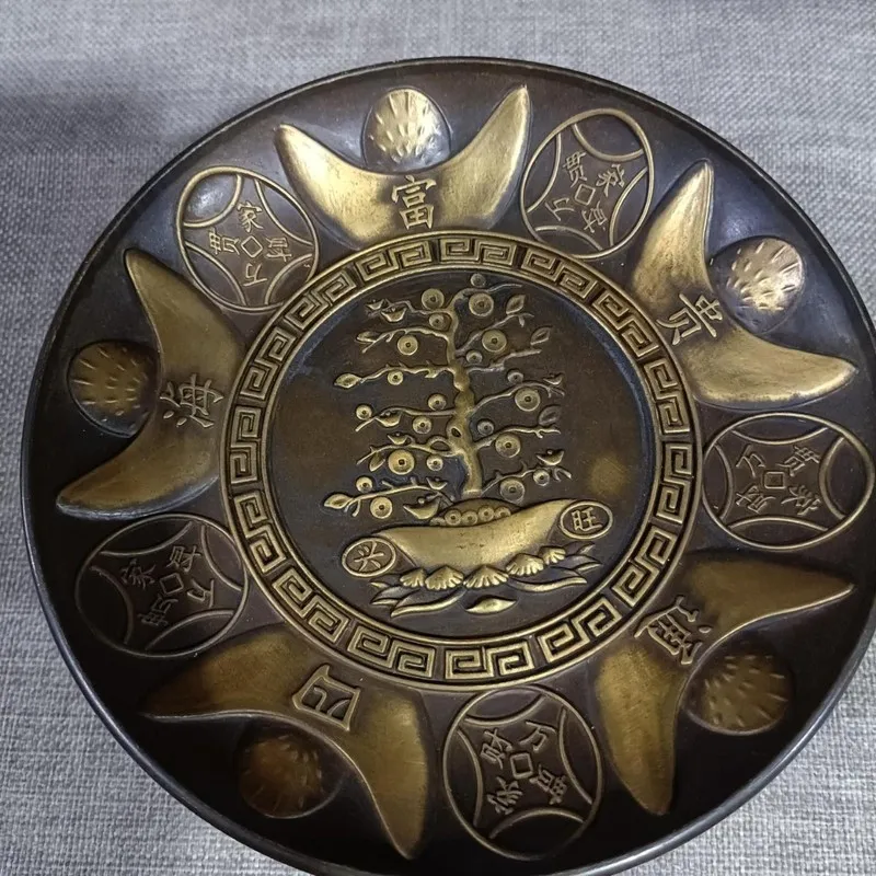 Old-fashioned copper fruit tray, flat-bottomed offering plate for Guanyin and the God of Wealth, used in Buddhist shrines for pl