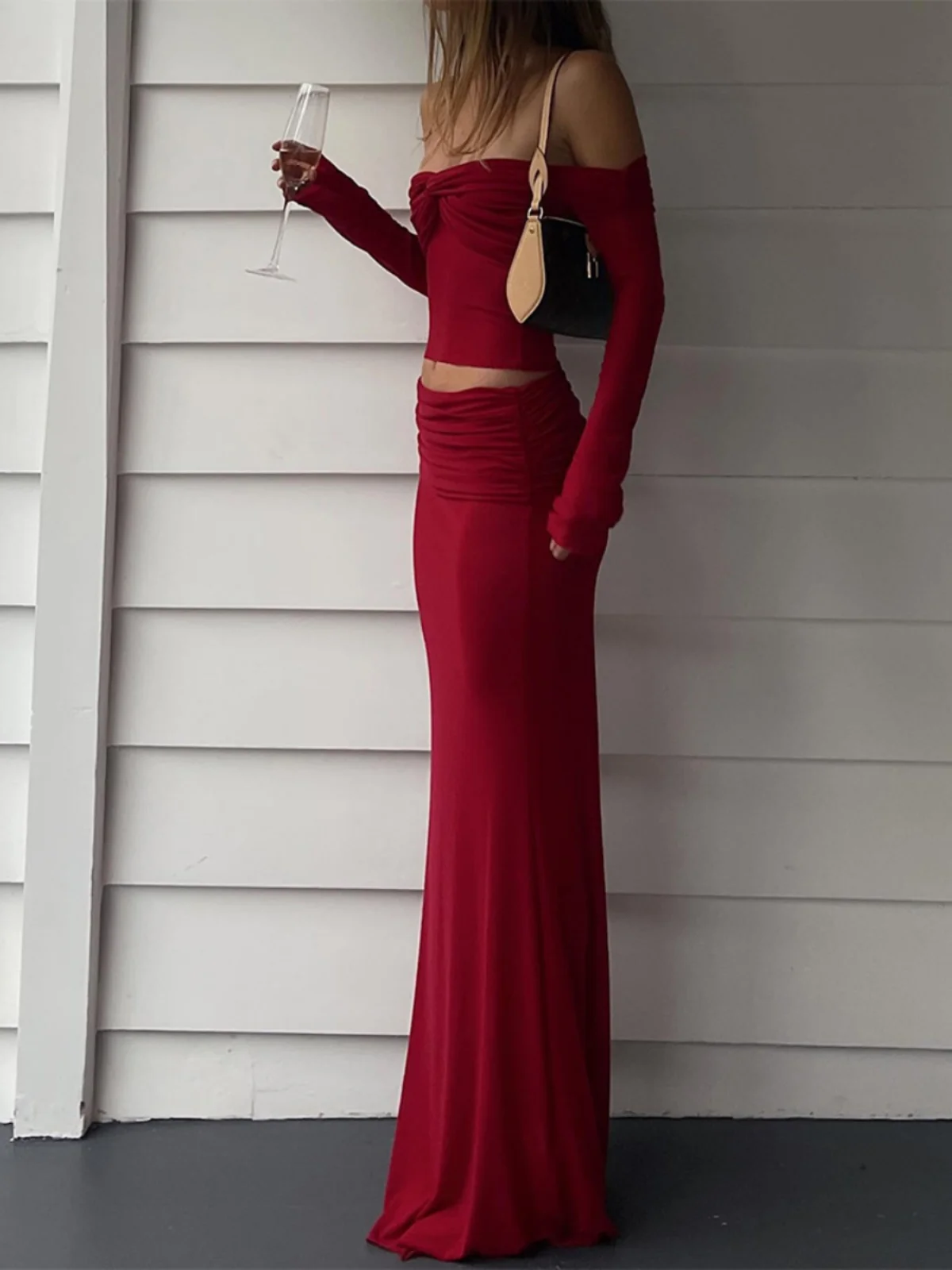 

Женский модный сексуальный комплект с открытыми плечами и длинными рукавами, плиссированная юбка и длинные брюки из полиэстера, весна 2024