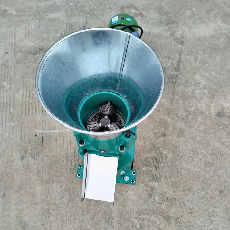 High-efficiency feed pelletizer for poultry, pigs and cattle Single-phase 220V60HZ Indoor use