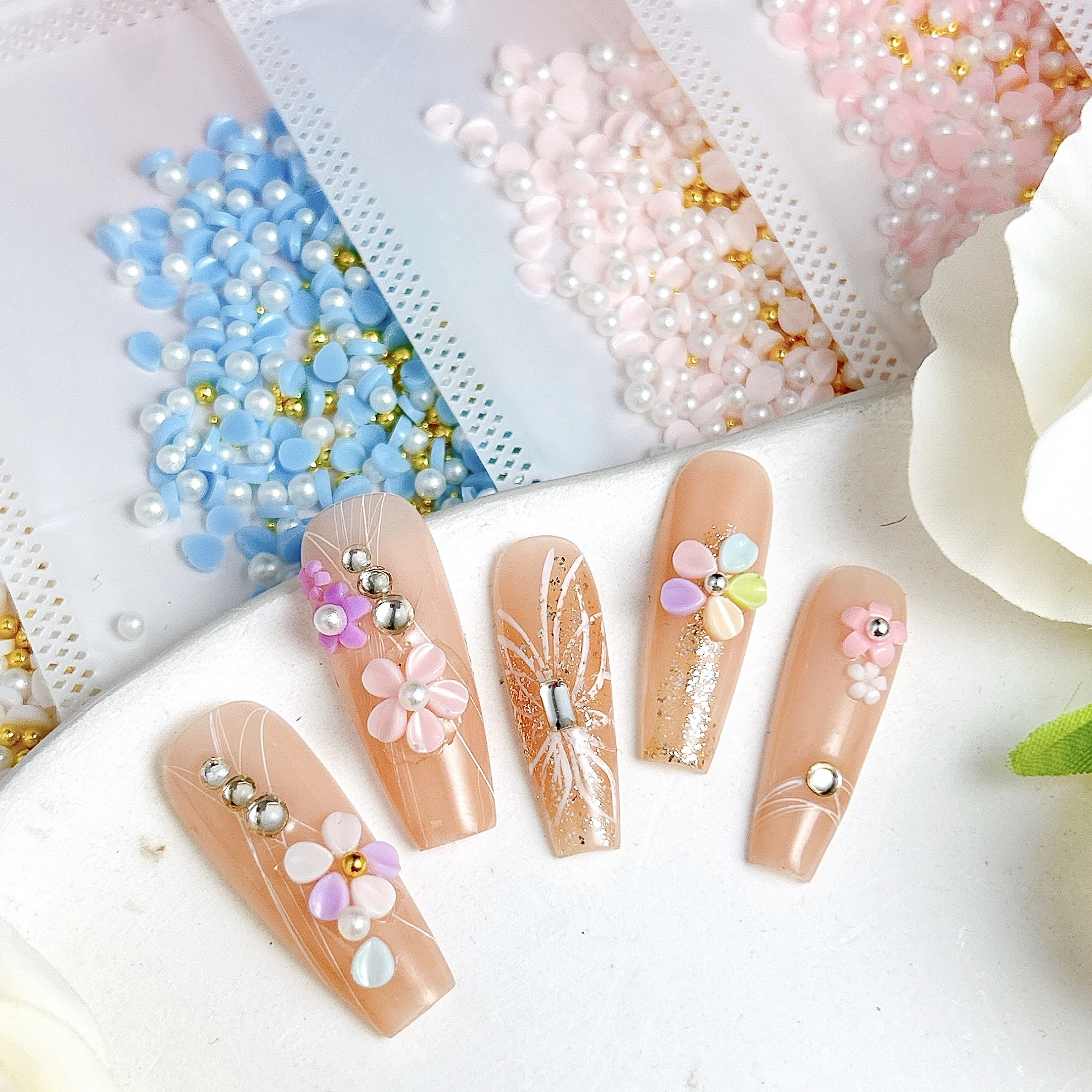 1 sac 3D coloré Mini pétale mixte résine ongles breloques réaliste pétale artificiel perle boule d'acier Nail Art décorations bricolage ongles