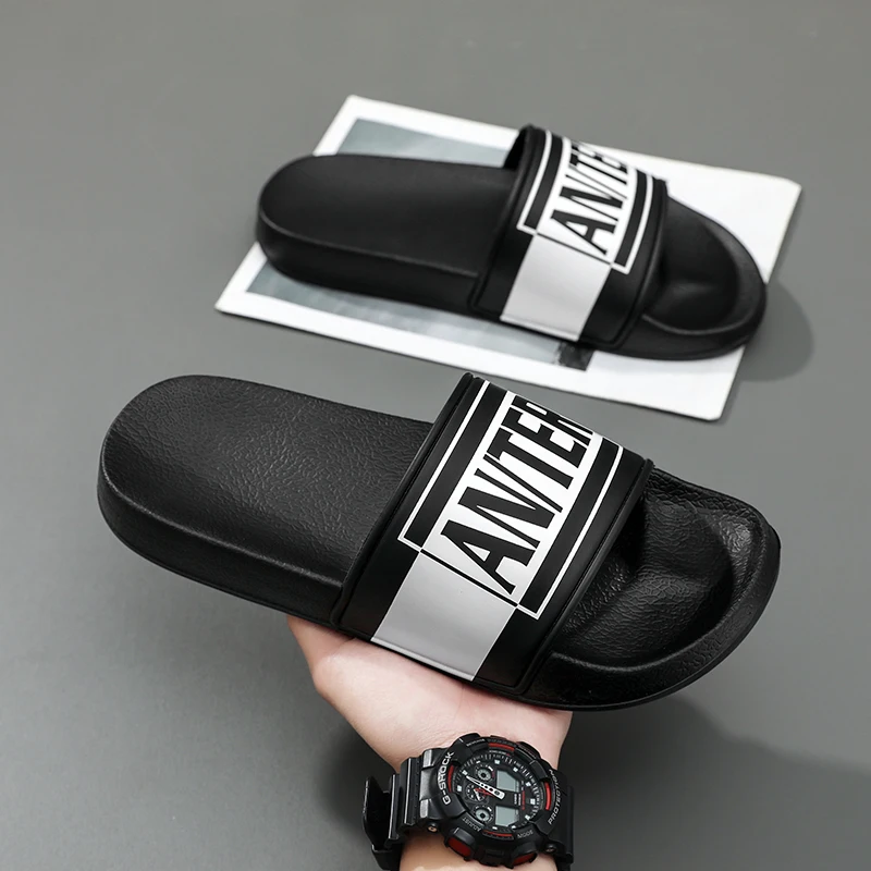 

Men's Slippers Beach Slippers Slip-On Sandals 39-47 2025 Summer Breathable Season Comfortable Sneaker Fashion Leisure Slippers