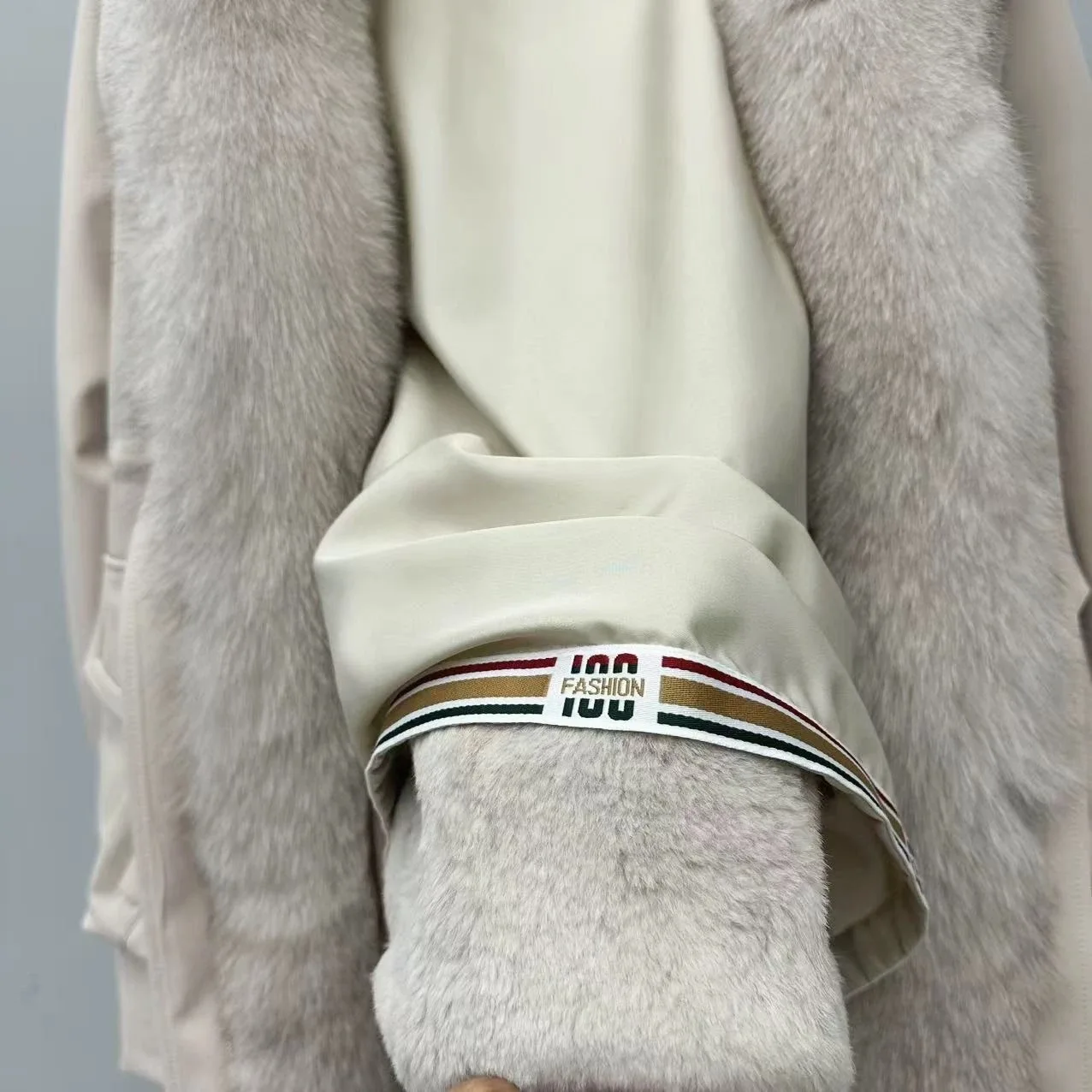 Women's Luxury Fox Fur Parka 2025 Warm Winter Coat Real Natural Cold Weather Outerwear with Detachable Rabbit Fur Inner Liner - Image 5