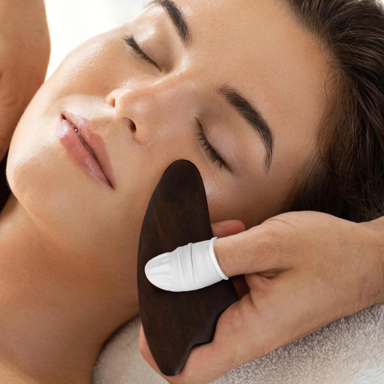 

550Pcs Latex Disposable Finger Cots Medium Stretchy Finger Protector Fingertip Gloves Nail Art DIY Manicure Fingertip Sleeve