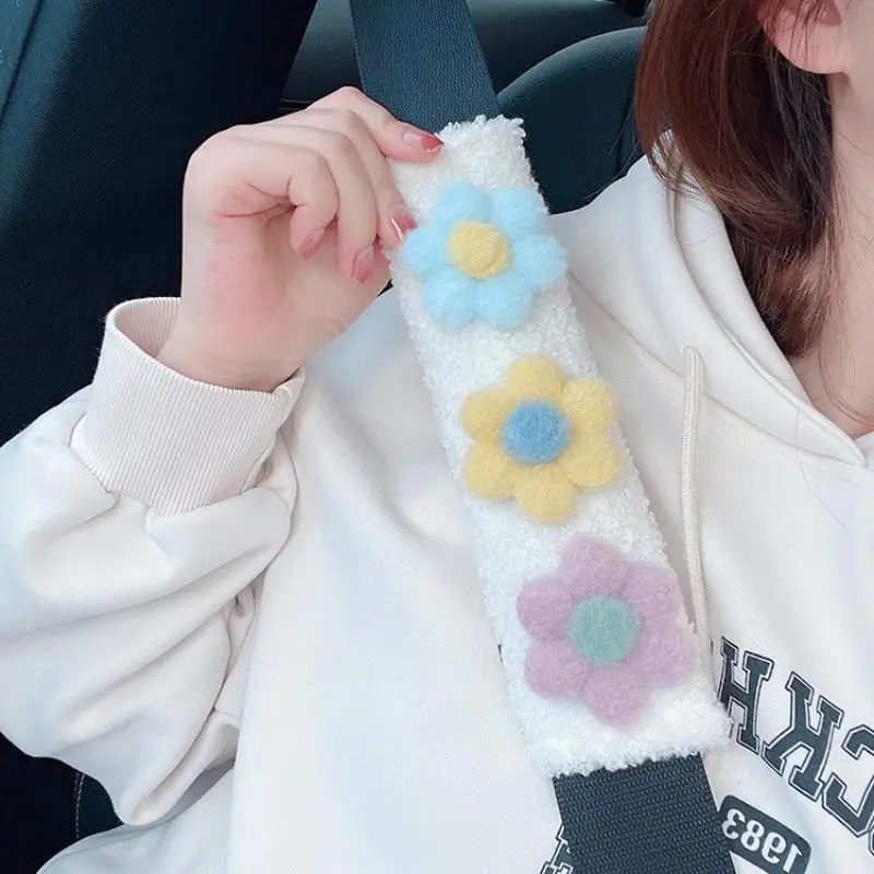 2Pcs Styling Soft Plush Flowers Car Seat Belt Cover Shoulder Strap Harness Cushion Artificial Lamb Auto Seatbelt Shoulder Pad