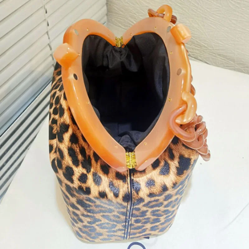 Brown Leopard print design bucket bag chain strap crossbody bag 2024 new clip women handbag shoulder bag