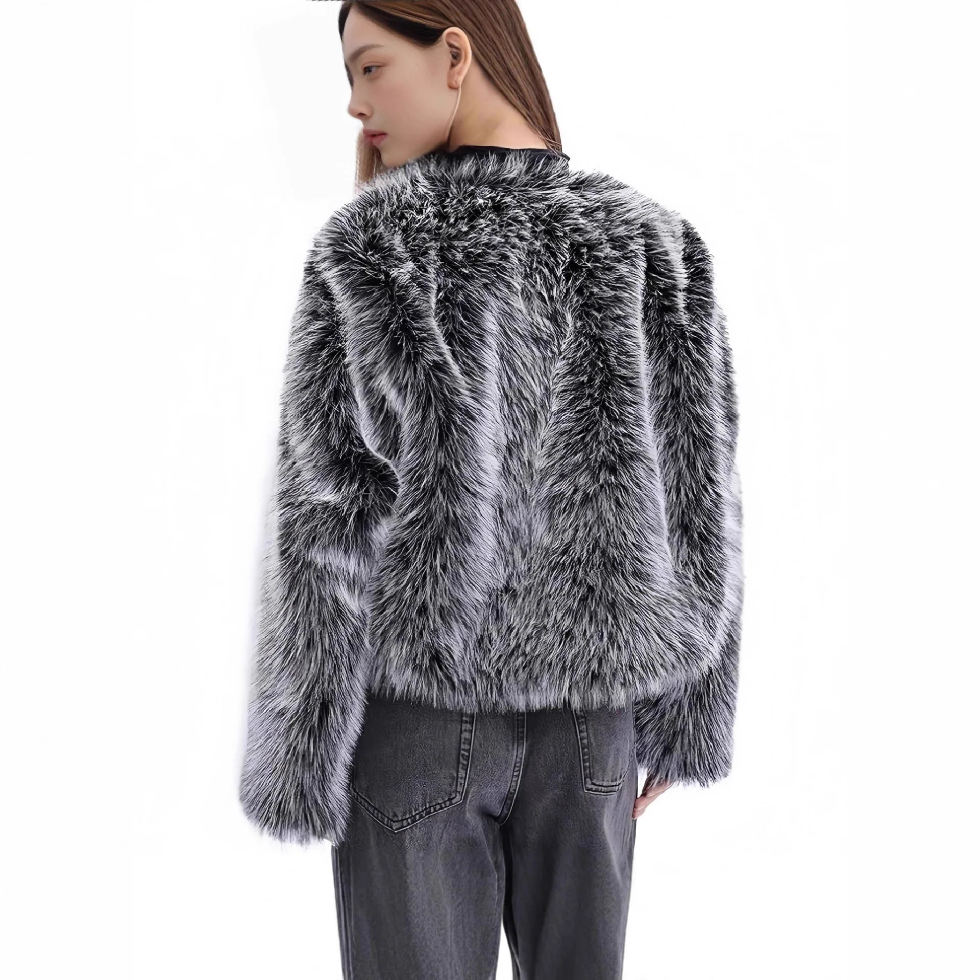 

Detailed Stylish Lady Eco Fur Coat Gradient Autumn Winter Women Short Fur Coat New Round Neck Plush Female Faux Fox Fur Jacket