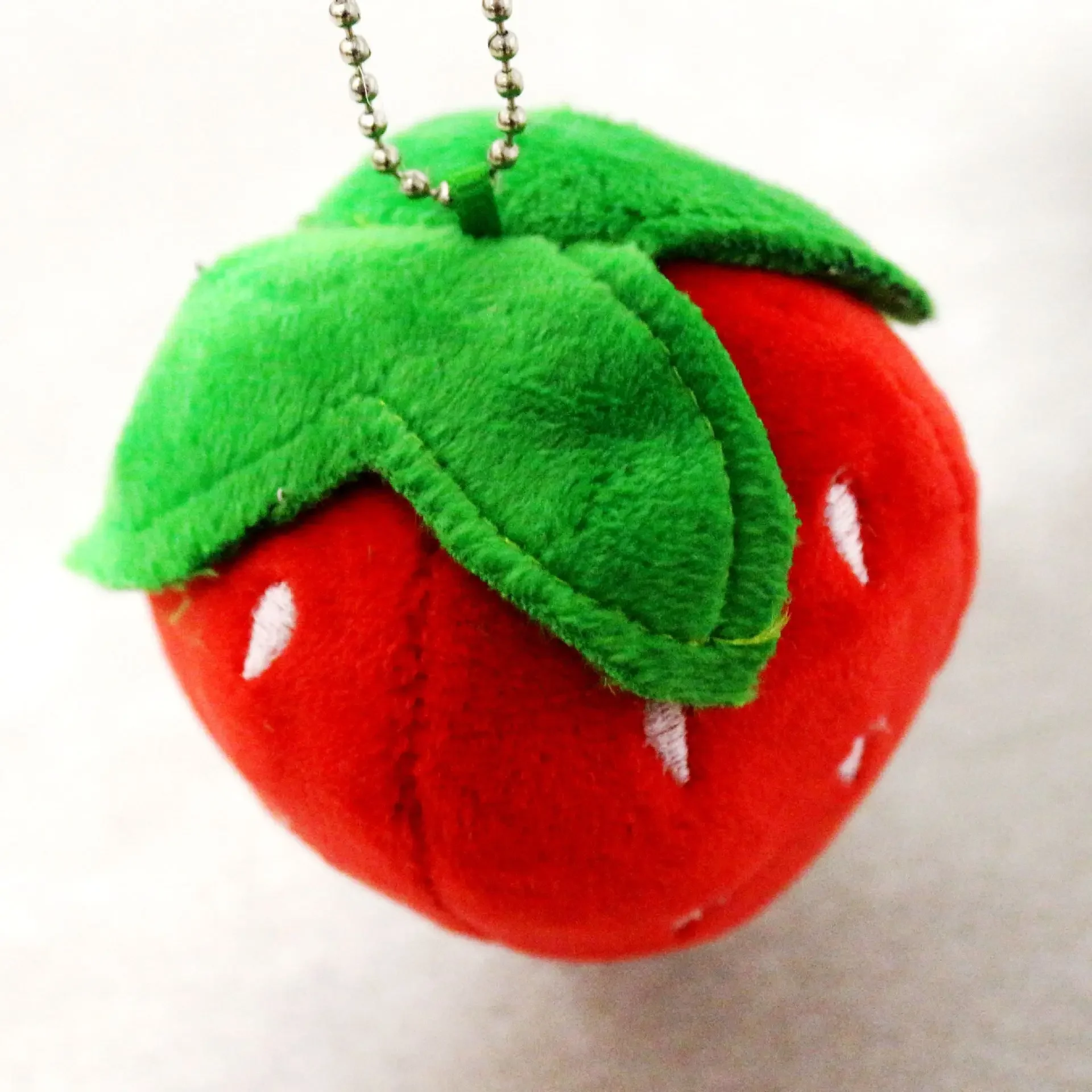 10cm Creative Simulation Strawberry Decompression Pendant Lifelike Funny Plush Doll Bed Bag Decoration Wedding Christmase Gift