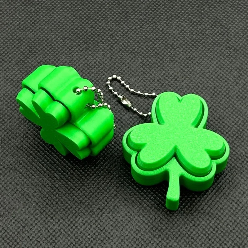 

Fingertip toys 3D printed clover decompression toy pendant keychain clover four-leaf clover press toy high-value jewelry gift