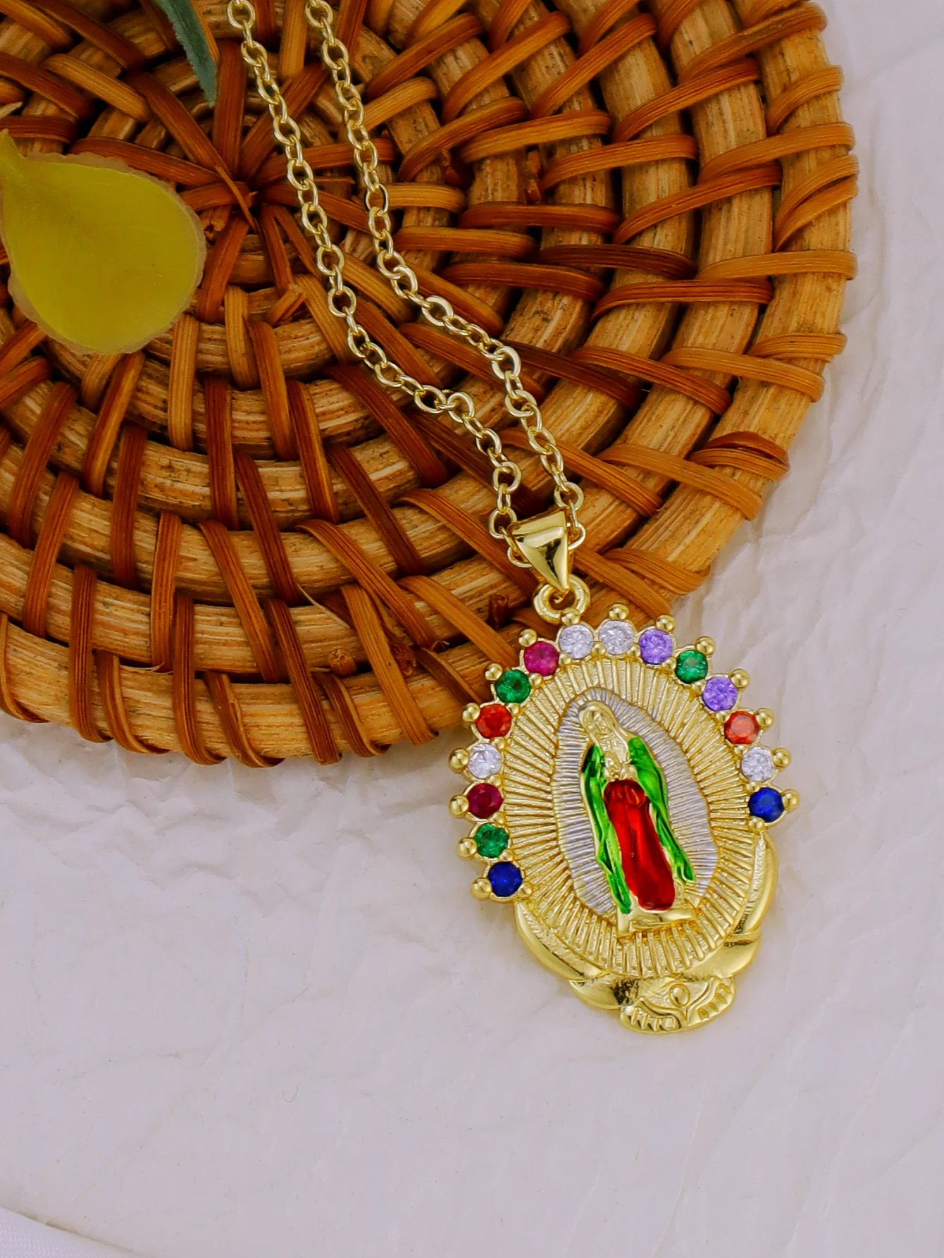 1 Piece Copper Inlaid Zircon Plated 14K Gold Virgin Mary Mother Pendant Women\'s Necklace
