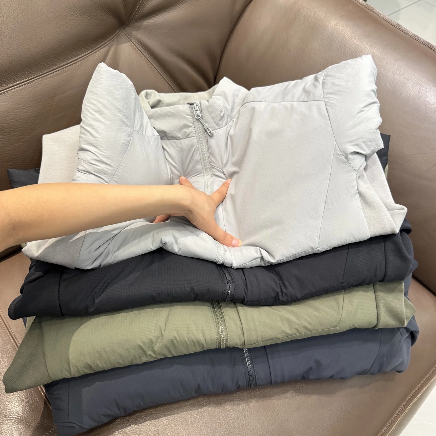 

Men's Lightweight Waterproof Windproof Warm Cotton Jaet Outdoor Gear Ultra-Cactable Winter New Arrival Nylon Fabric Zipp...