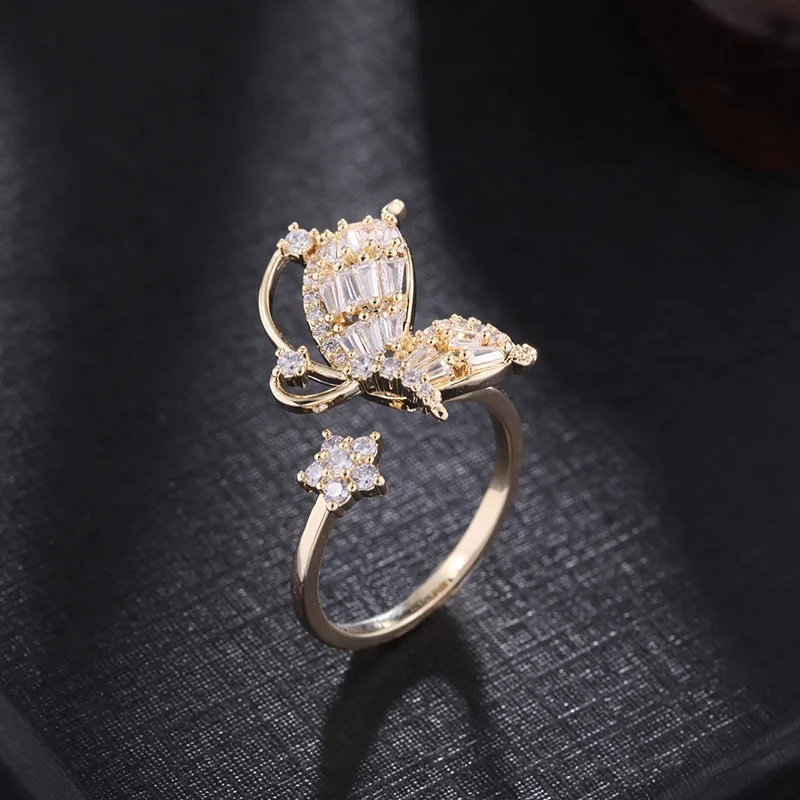 

The open butterfly ring is a fashionable, simple and compact design with a Korean style and elegance