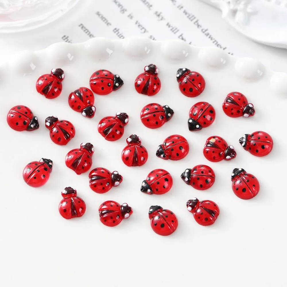 50 sztuk biedronka zawieszki do paznokci śliczne owady ozdoby do paznokci Charms 3D żywica akcesoria do paznokci czerwone akcesoria do paznokci biedronki otwarte/zamknięte skrzydła