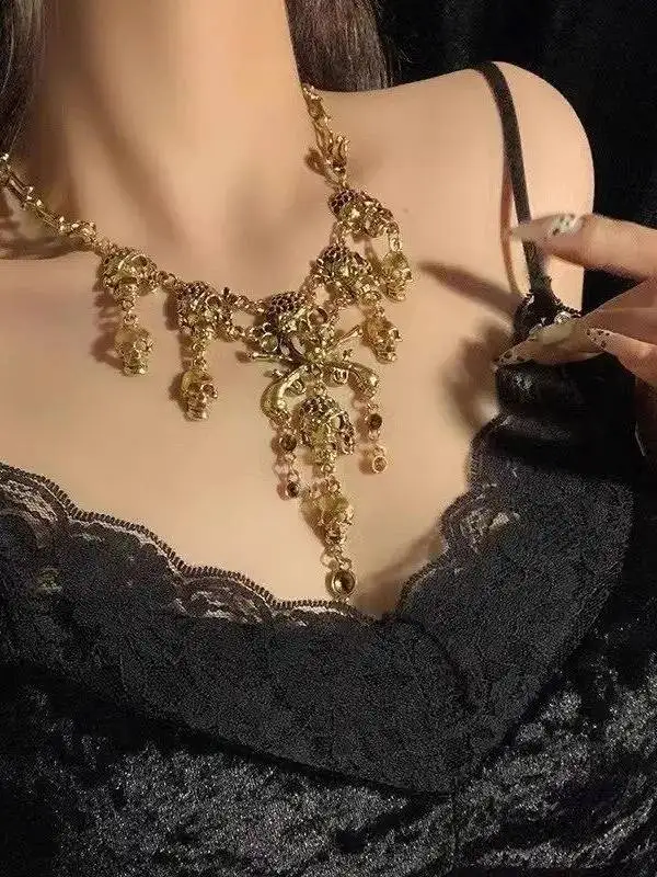 Halloween Skull Multi-layer Tassel Necklace Exaggerated Ghost Claw Collarbone Chain Dark Style Cosplay Accessory