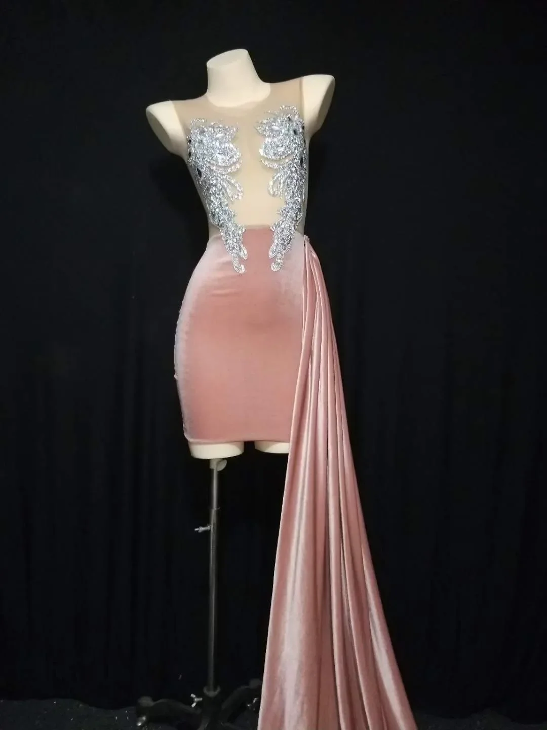 

Nude Sleeveless Swan Velvet Rhinestones Pink Dress Women Sexy Stage Costume Party Evening Prom Clothing Celebration Outfits