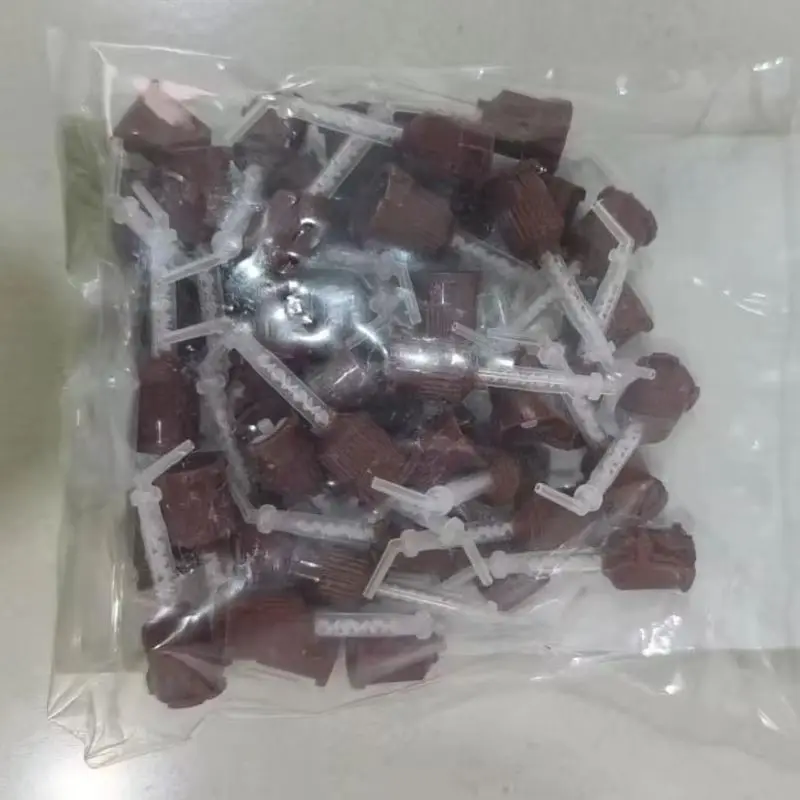 150Pcs Mixing Tube Curved nozzle Disposable Dental Curing Mixing Tips 1:1 for Bleach Resin Hardener Dental Impression Material