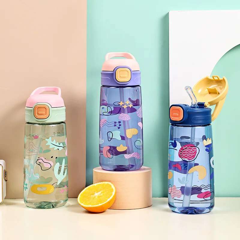 

550ml Cute Kids Water Bottle with Straw Outdoor Portable Leakproof Plastic Water Cup Portable Drinking Bottle Cup Children