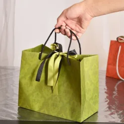 High Quality Shopping Packaging Bag with Long Ribbon Large Capacity White Cardboard Gift Bag Folding Gift Box Flower Packing Box