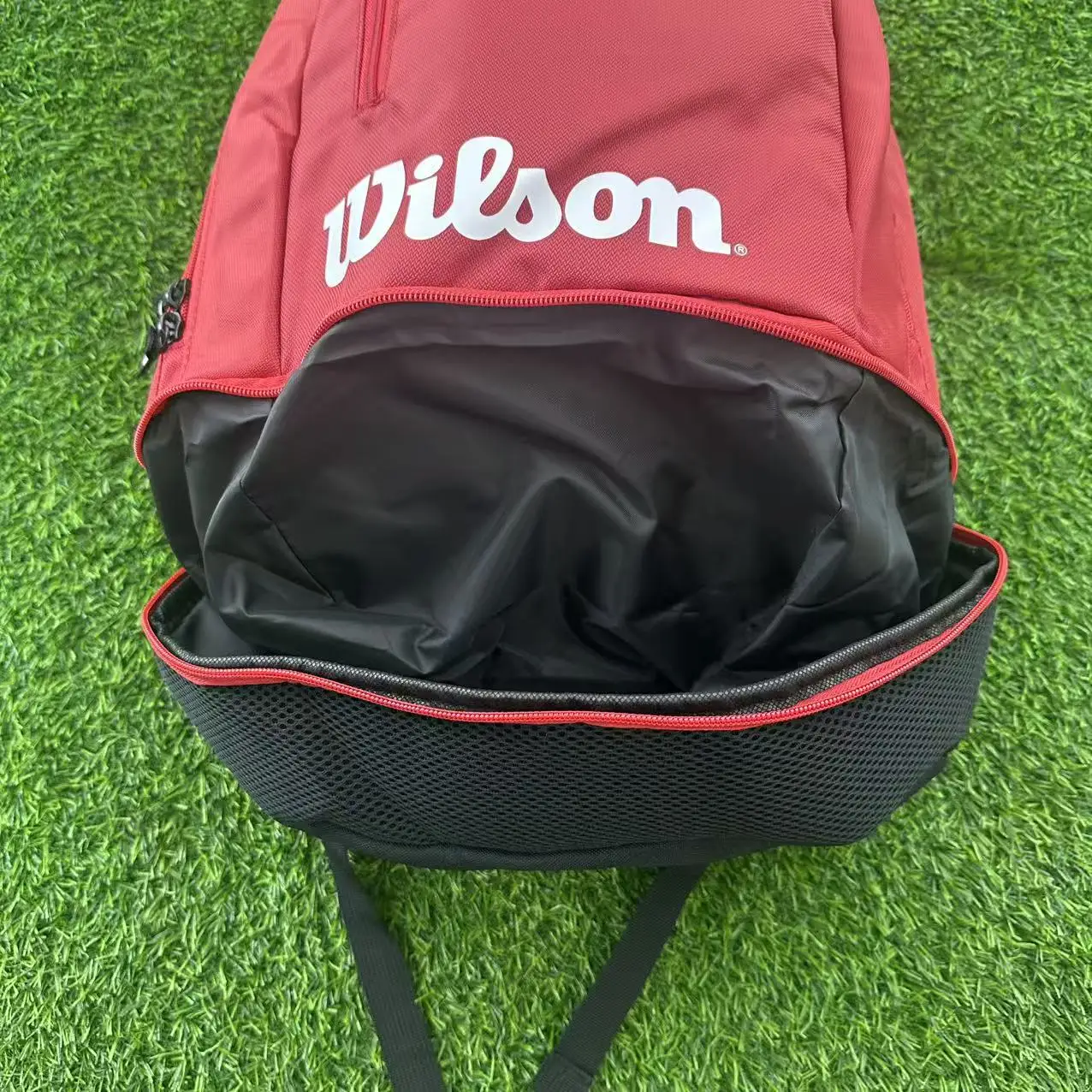 Genuine Wilson Team Backpack Tennis Multifunctional Bag Can Accommodate Up To 2 Tennis Rackets with Individual Shoe Compartment