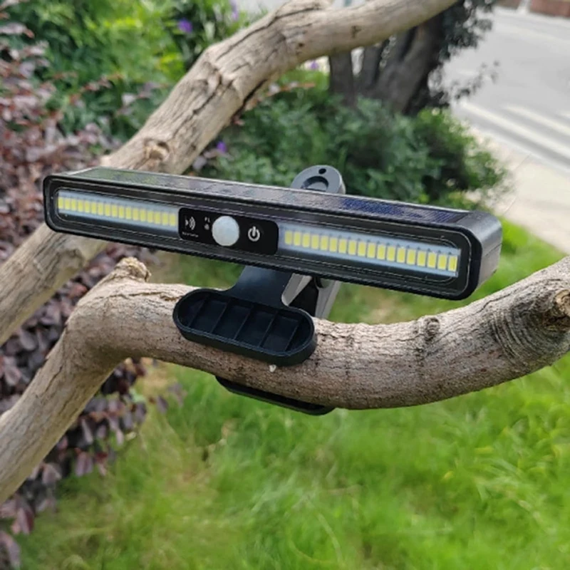 Luz de paisaje de ángulo ajustable cálida, luz LED Solar de paisaje, luz decorativa impermeable con abrazadera para escalera, fácil de usar