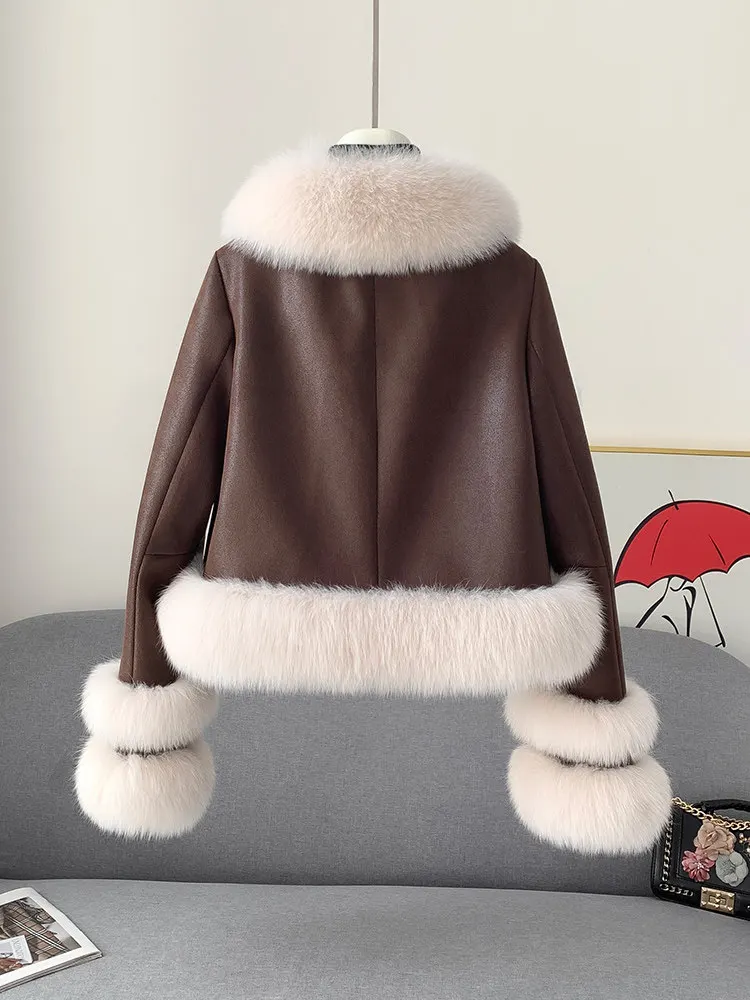 Neue kurze weiße Gänsedaunenjacke aus Fuchspelz und Wildlederfellmantel für junge und modische Frauen im Winter 2025