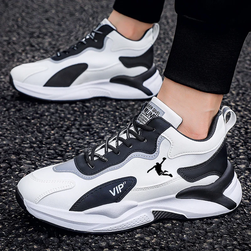 2025 Zapatillas de deporte informales para caminar al aire libre para las cuatro estaciones para hombre, zapatos de senderismo de moda transpirables, zapatos de skate de fondo suave antideslizantes