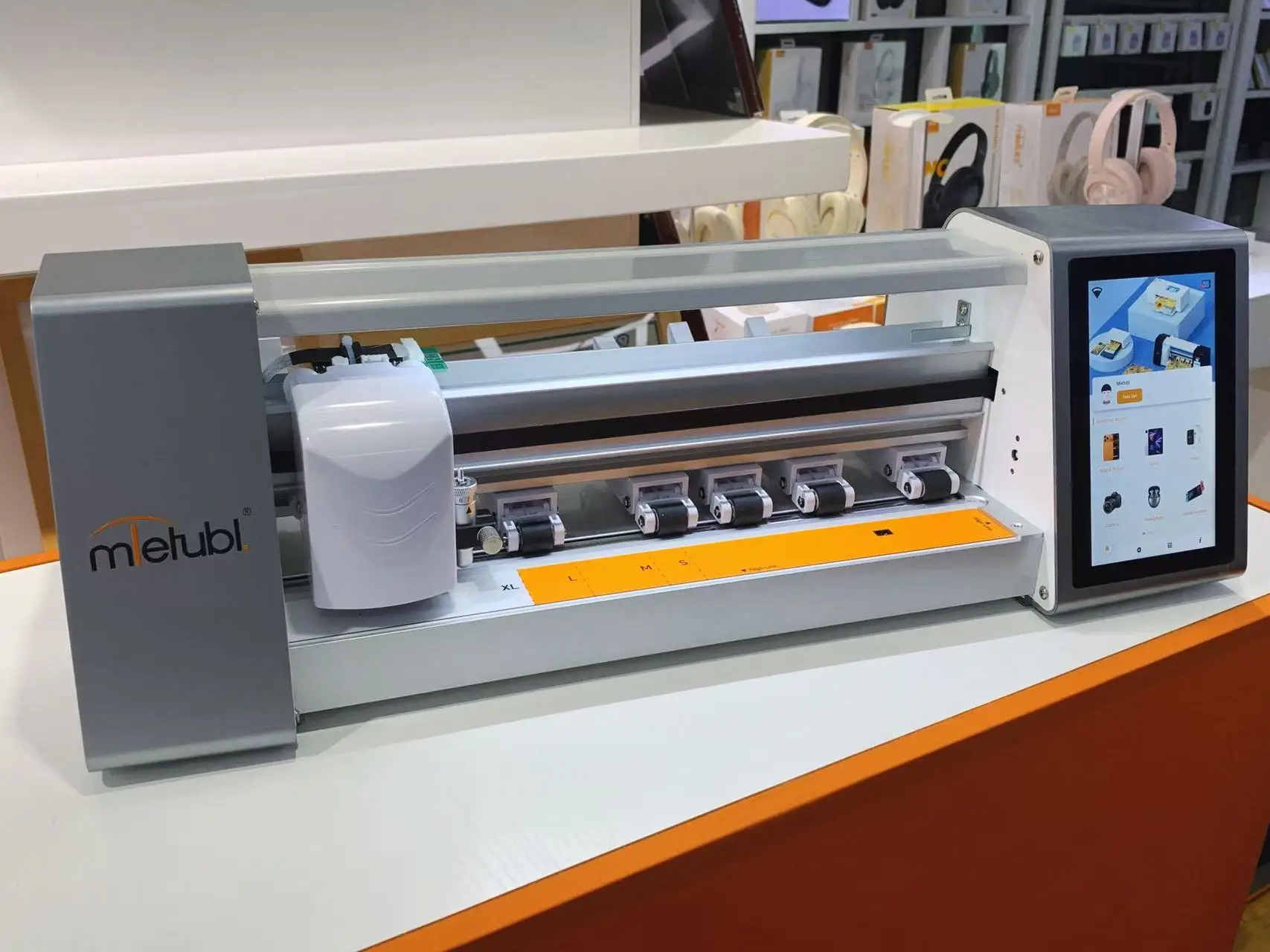 MIETUBL 180T PRO Film Cutting Machine Will Help You Attract a Wider Customer Base and Control Machine Via Mobile App repair tool