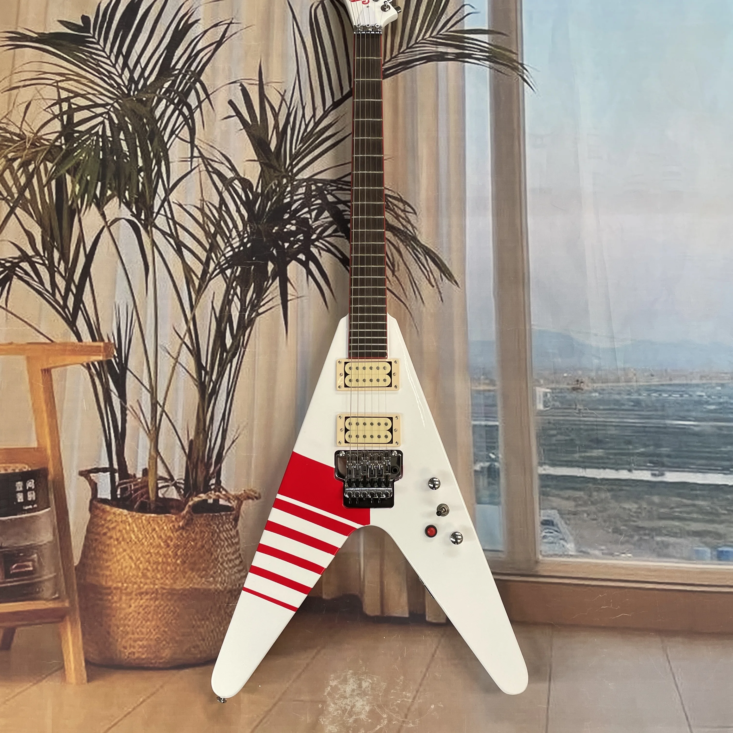 6-String Red And Wh…