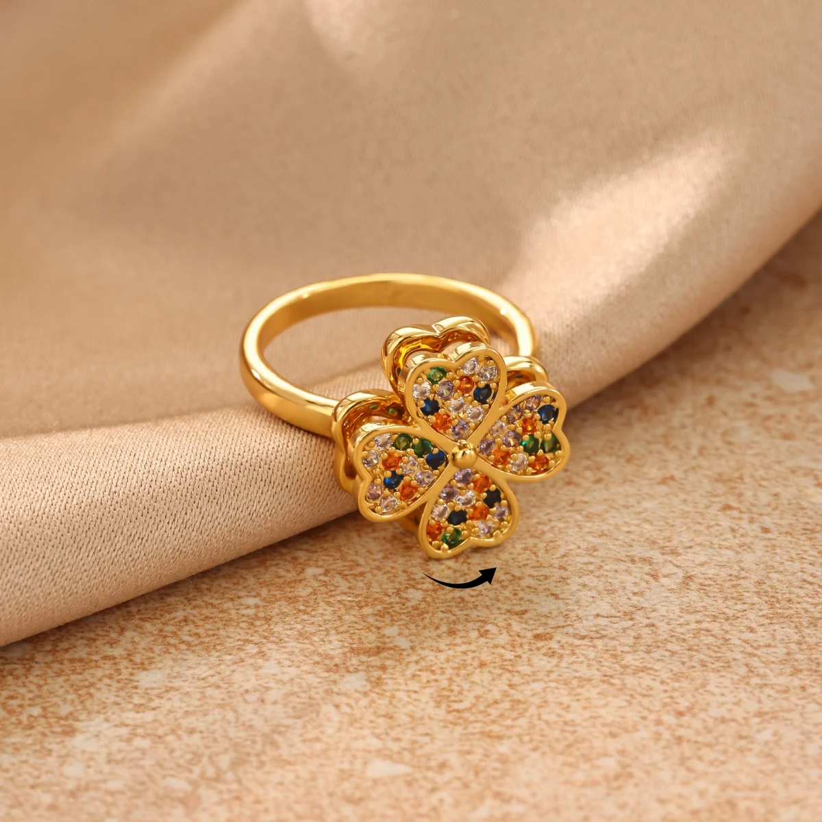 Bunter Zirkon-Herz-Kleeblatt-Offener Ring für Damen, Vergoldeter Kupfer-Ring mit Drehfunktion, Trendiger Ästhetischer Schmuck, Geschenk – Detail 3