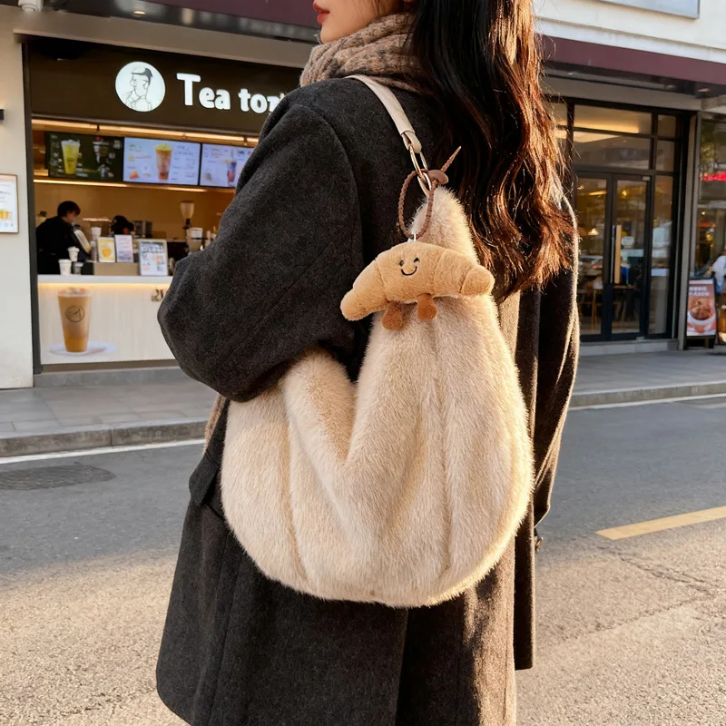 حقيبة هوبو كاجوال ناعمة منفوشة للنساء حقيبة كتف بسيطة ومتعددة الاستخدامات حقيبة تخزين ذات سعة كبيرة للركاب في الشتاء