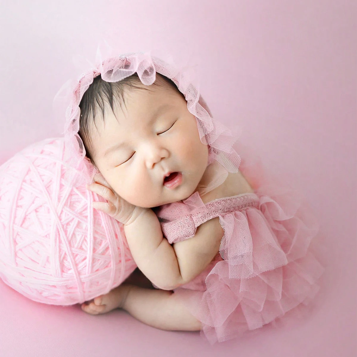 Ylsteed Newborn Photography Romper with Matching Baby Girl Photography Outfits Newborn Photoshoot Props 1 Month Baby Pict Prop