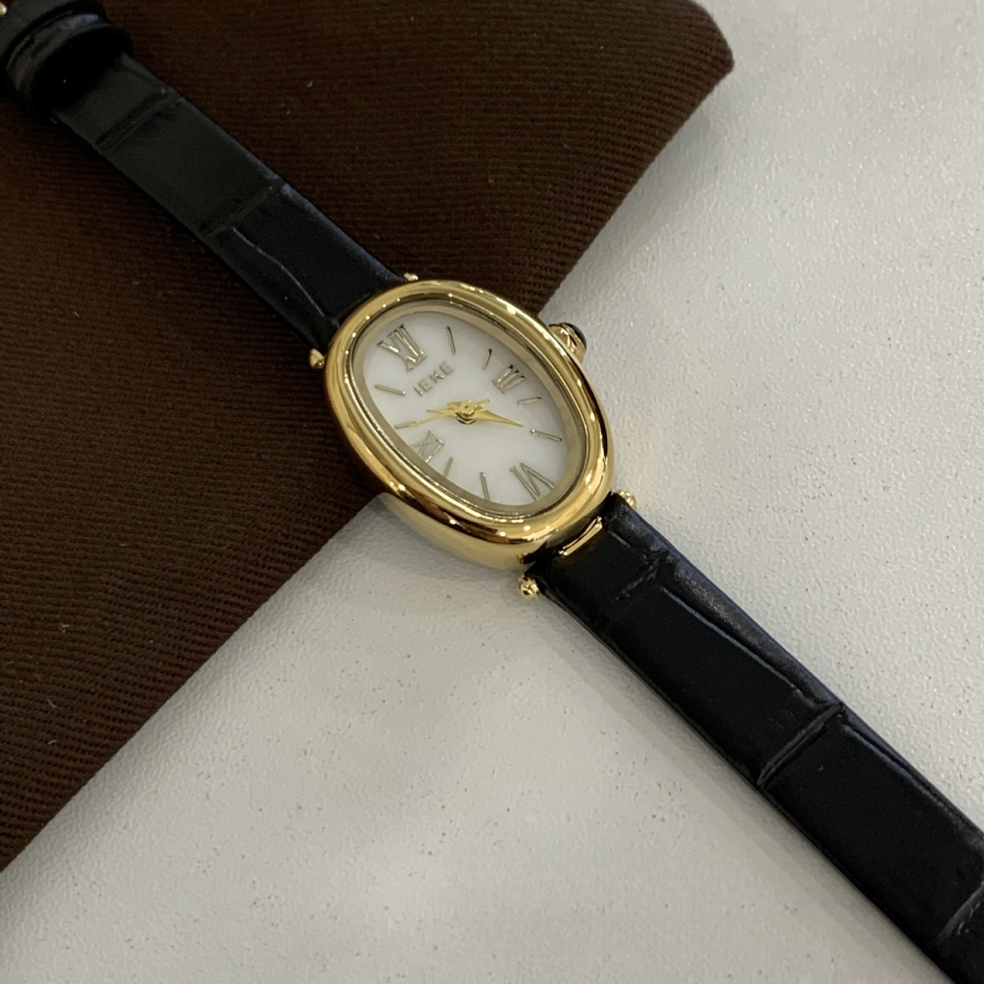 2025 Casual Quartz Women's Watch Oval Green Simple Dial Ladies Bracelet Vintage Leather Women's Watch Reloj Mujer Horloges