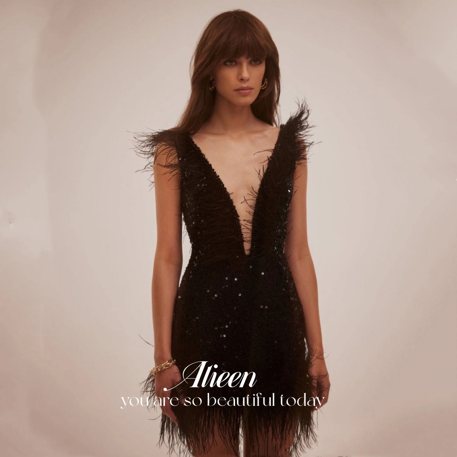 

Aileen Feather Party Dress Women Elegant Luxury Evening Dresses for Women 2023 Black Cocktail of Dresses Sequins V Collar Prom