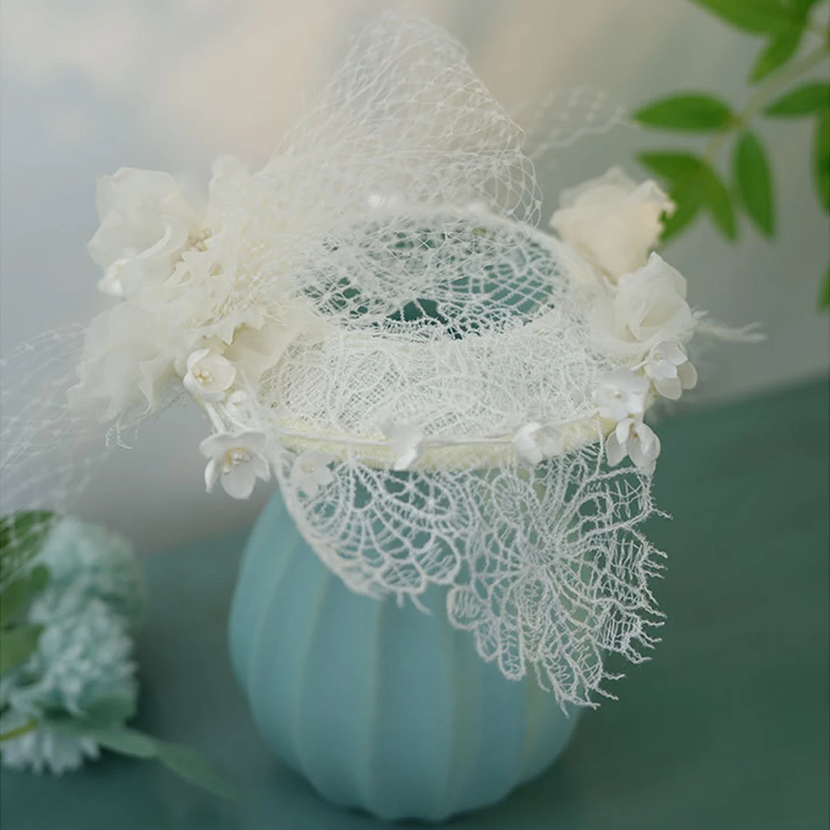 

White Lace Crochet Bridal Fascinator Hat with Veil Flower for Women Lady Cocktail Tea Party Wedding Church Stewardess Dress Hats