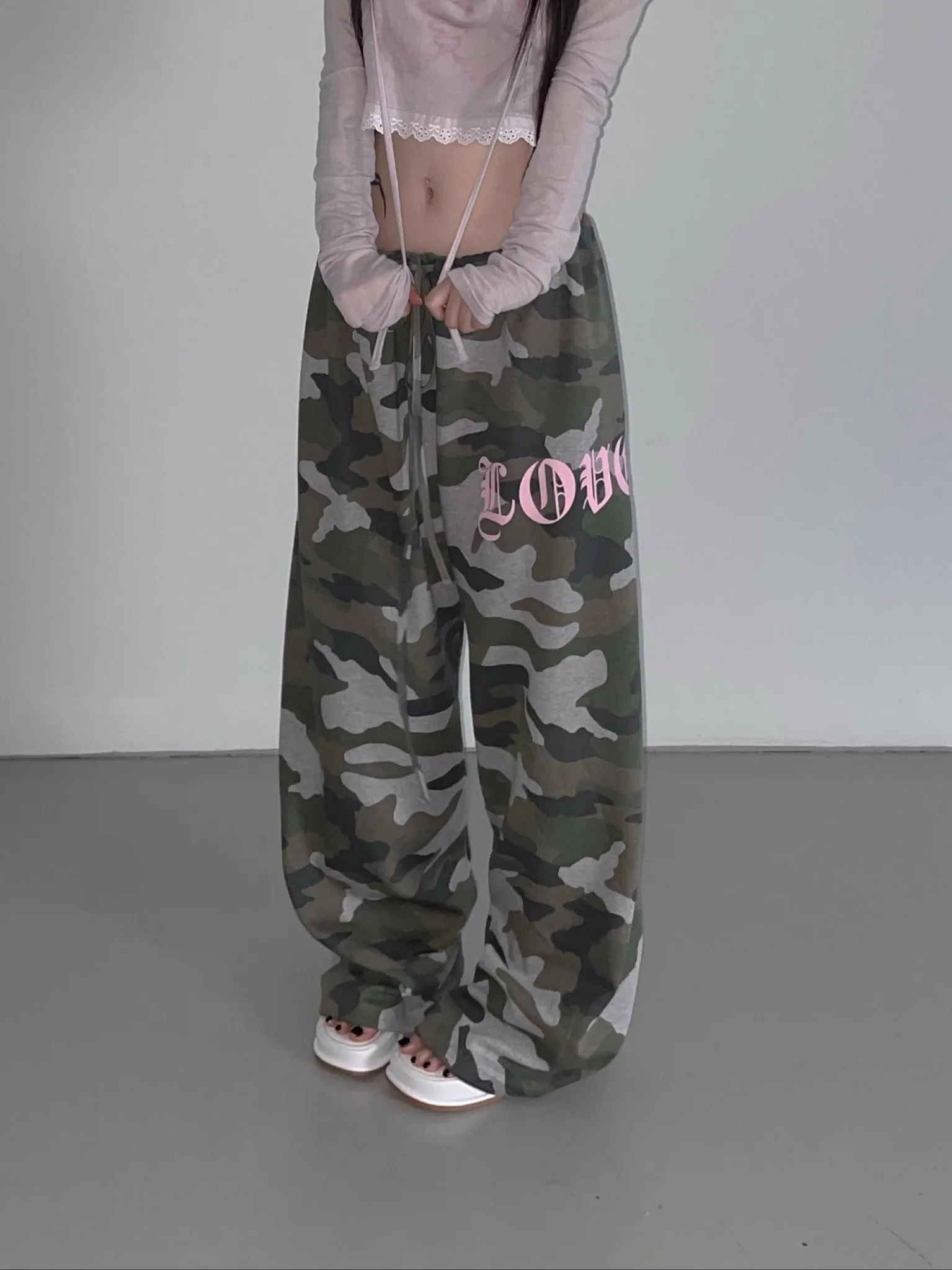 Pantalones de chándal de pierna ancha sueltos Street Sle American Sle Sanskrit estampado camuflaje Y2K letras pantalones casuales cómodos