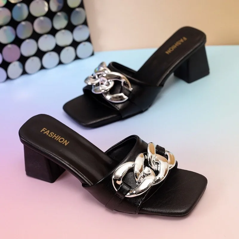 2024 Summer Light Elegant Fashion Thick Heel Pointed Hollowed Out Breathable Sequin Design Women's Slippers Commuter Sandals