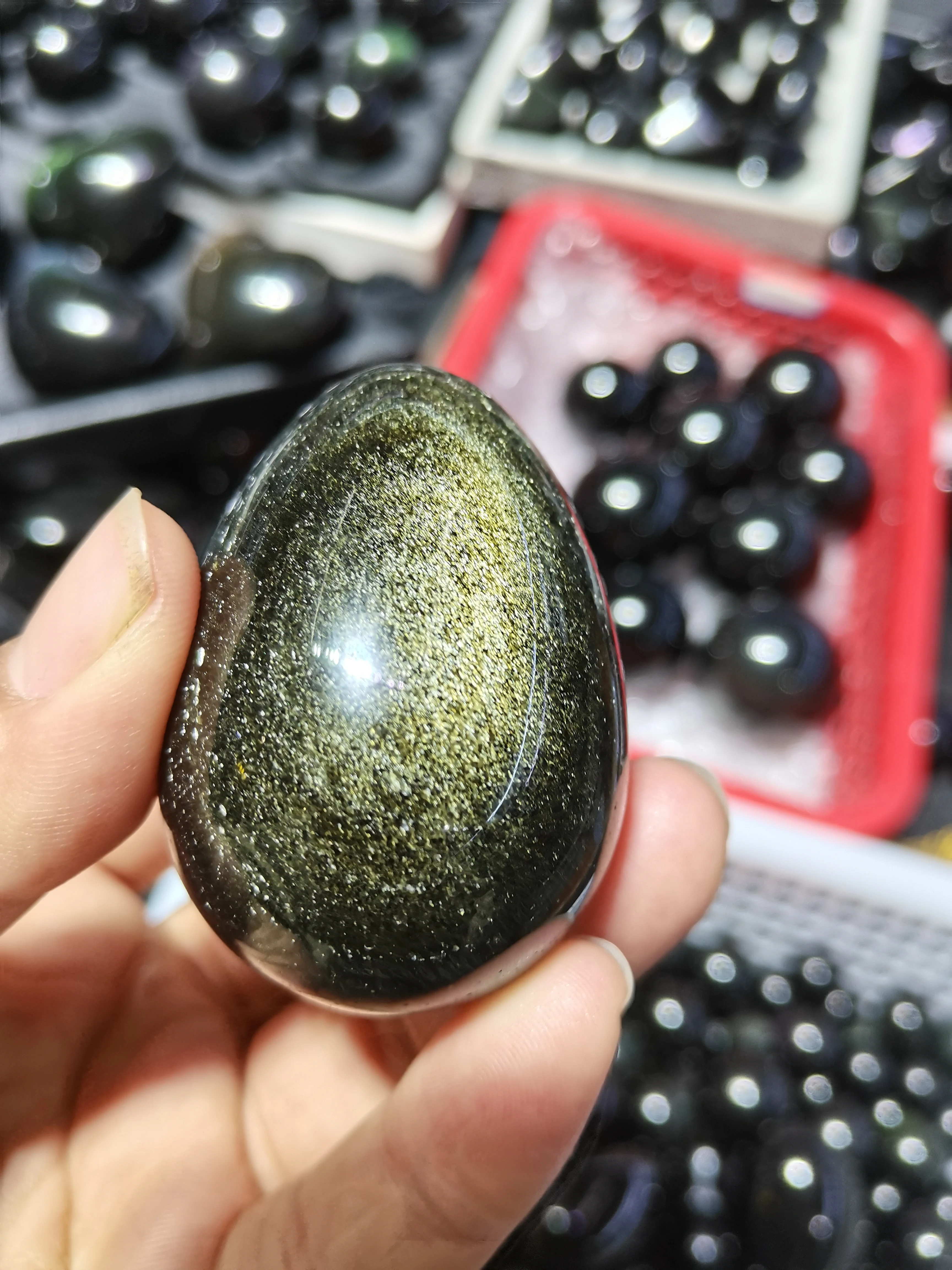 Descubra o Poder da Pedra Natural Obsidiana: Uma Joia de Cura e Decoração para Sua Casa
