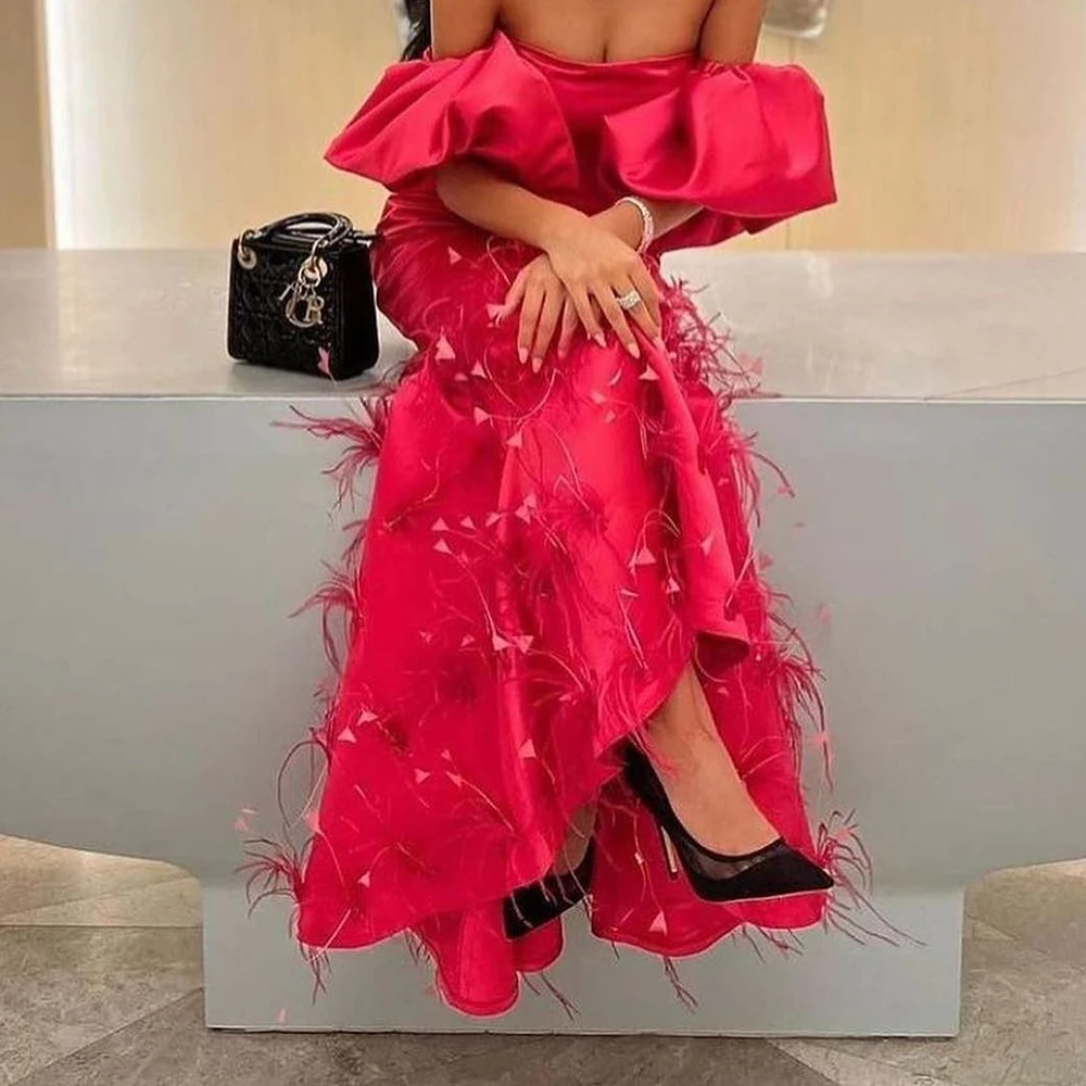 

Bespoke Occasion Gowns Classic Celebrity Evening Dress Off The Shoulder Sweep Train Feathers Solid Color Puff Sleeve Strapless