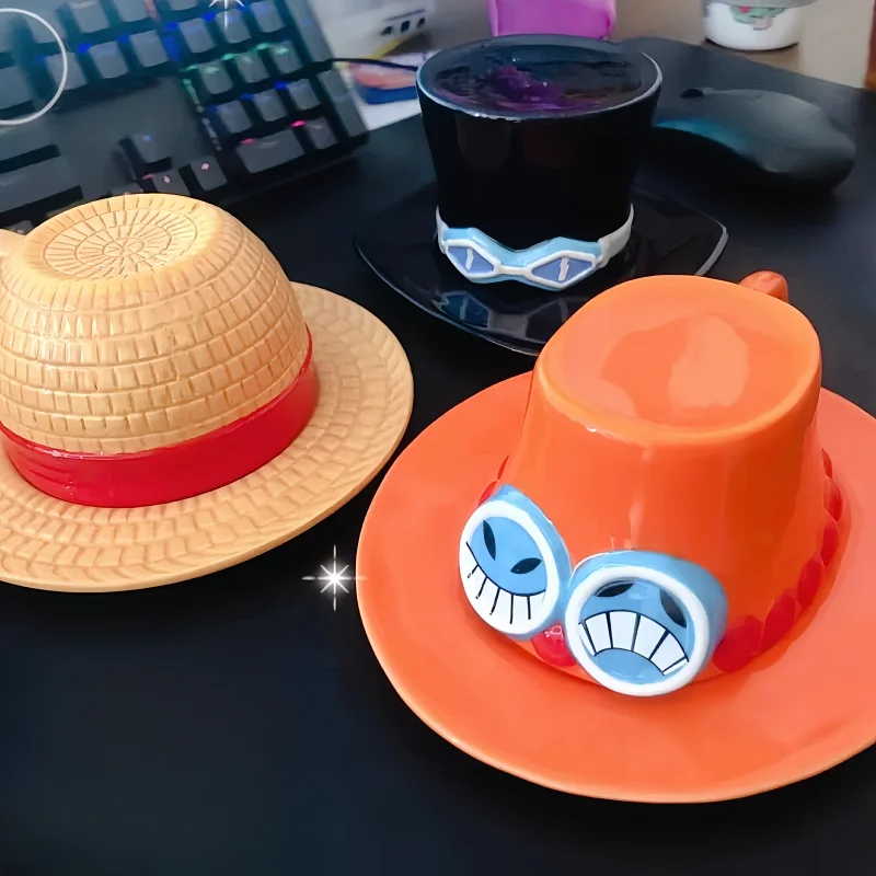 Hot Anime ONE Piece Cosplay Mug Water Cup Creative Luffy Ace Sabo Ceramic Cup Three Brothers Hat Shaped Coffee Cups Parties Gift