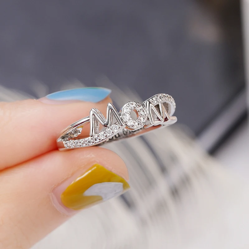 Huitan Dazzling Mom Rings with Cubic Zirconia Simple Stylish Anniversary Gift for Mother/Wife Fashion Women Rings Chic Jewelry