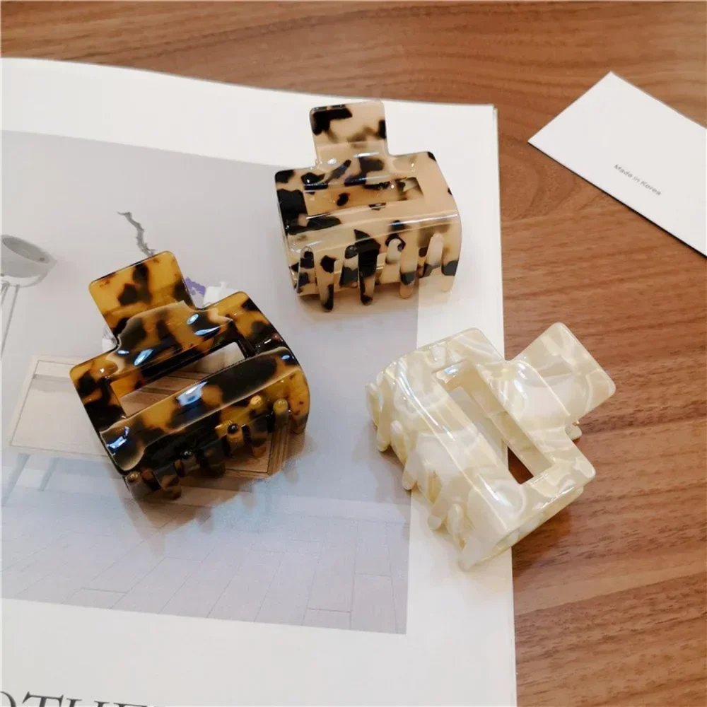 Muweordy New Acetate Claw Clip Leopard Hair Claw Large Geometric Hollow Square Crab Hair Clip for Women Girl Hair Accessories