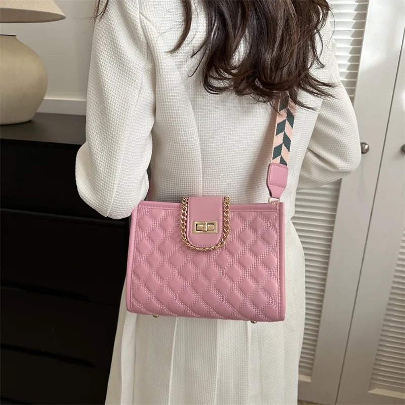 

New Minimalist Fashion Quilted Bag | Women's Wide Strap Small Square | Solid Color Versatile Commute Crossbody