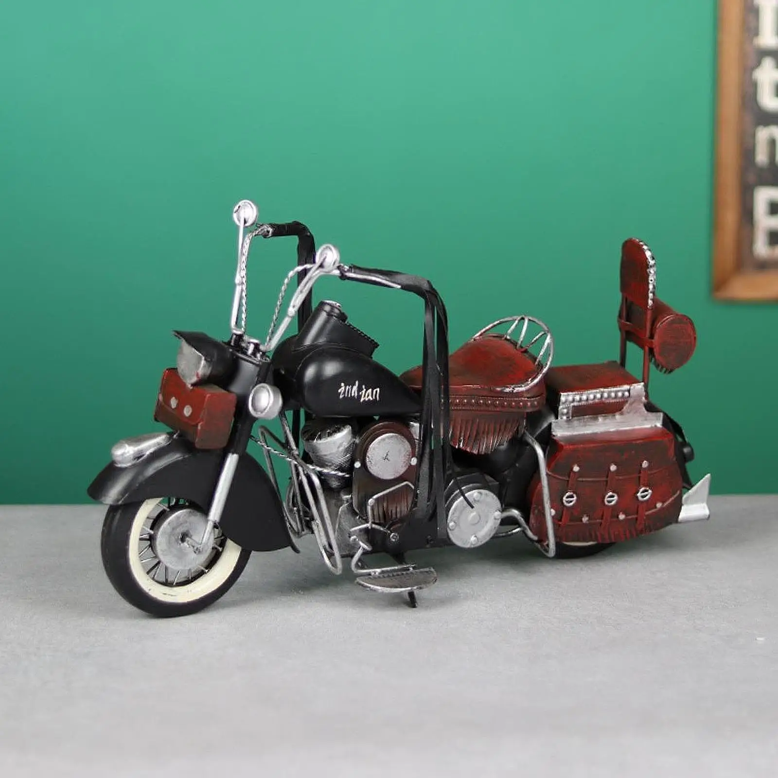 Classic Motorcycle Sculpture Metal Figurine Iron Art Vintage Model Desk Decor Home Office Collectible Ornament for Motorcycle