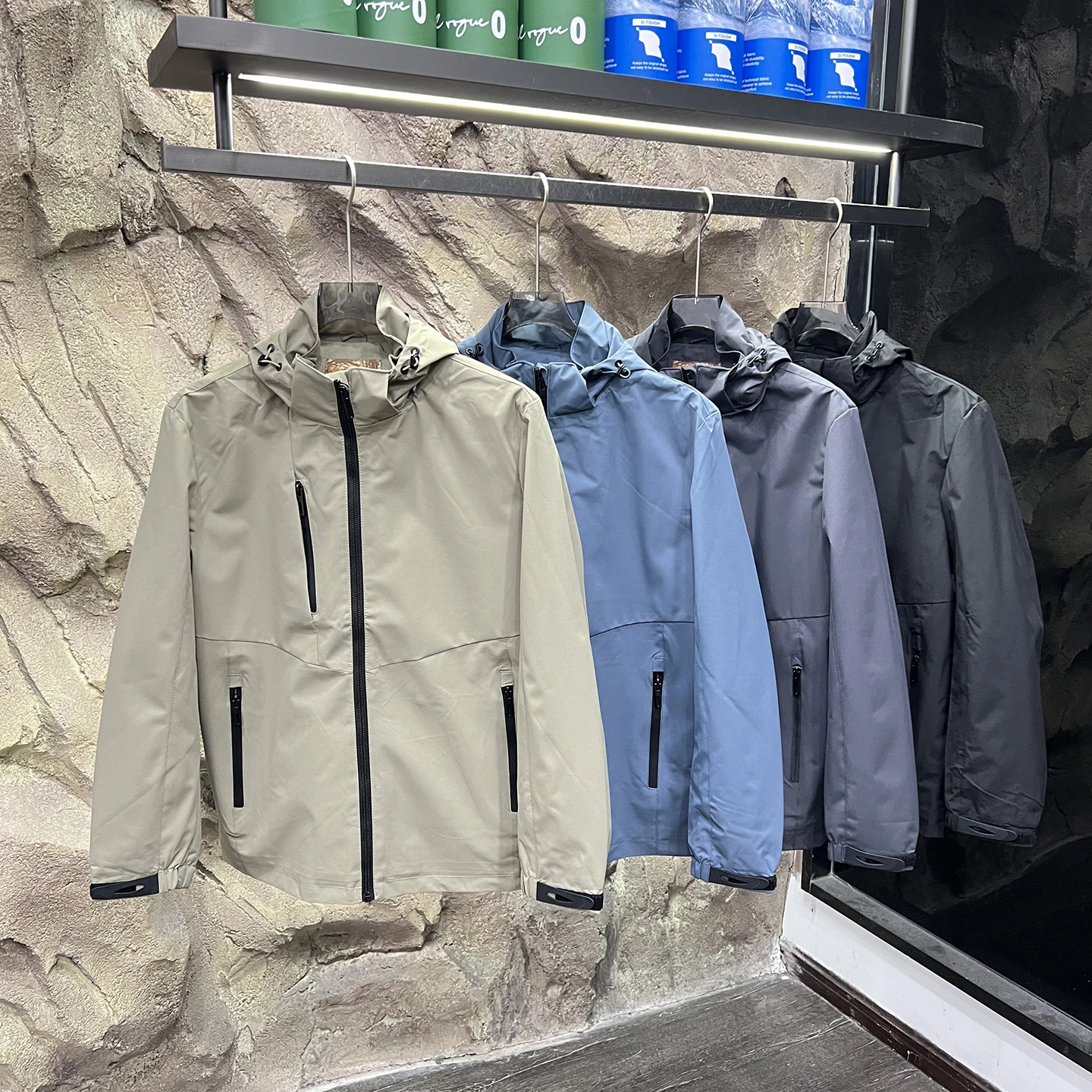 Outdoor Men's Breathable Soft ell Jaet New Autumn Arrival Windproof Waterproof Silver Ion Heat Reflection Hooded Fce J...