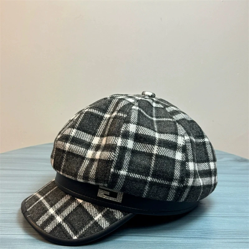 Cappello ottagonale in lana scozzese stile britannico per donna Autunno e inverno Moda versatile berretto retrò pittore cappello strillone