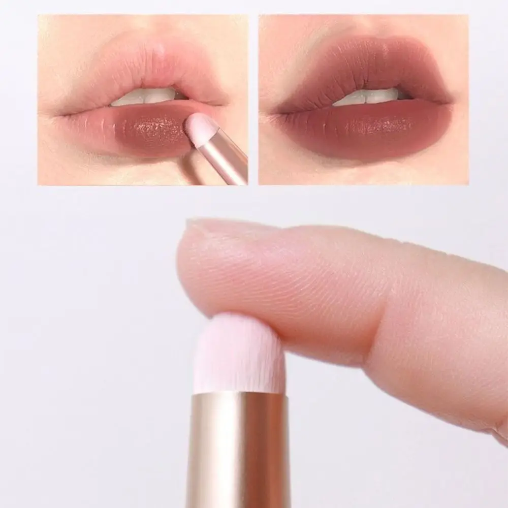 Pincel labial de cabeça redonda portátil mini pincel corretivo de fibra artificial branco e roxo pincel de brilho labial pincel de mistura de batom