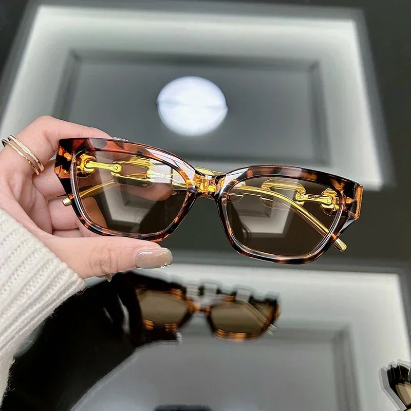 

Women Retro Square Sunglasses Men Vintage Fashion Black Eyewear Ladies Sun Glasses Female Male
