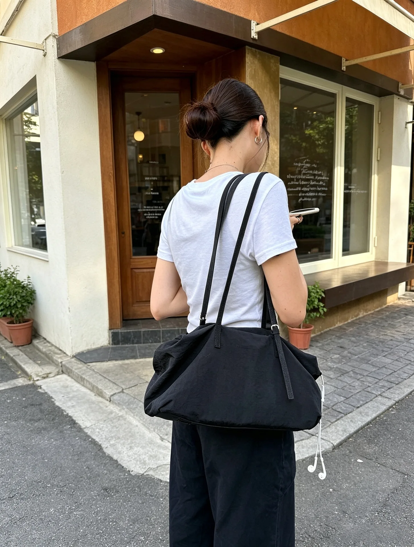 2026 – Neuerscheinung – Große Pendler-Umhängetasche – Minimalistische Mode – Kissen-Stil Damenhandtasche – Leichtgewicht-Nylon – Detail 7