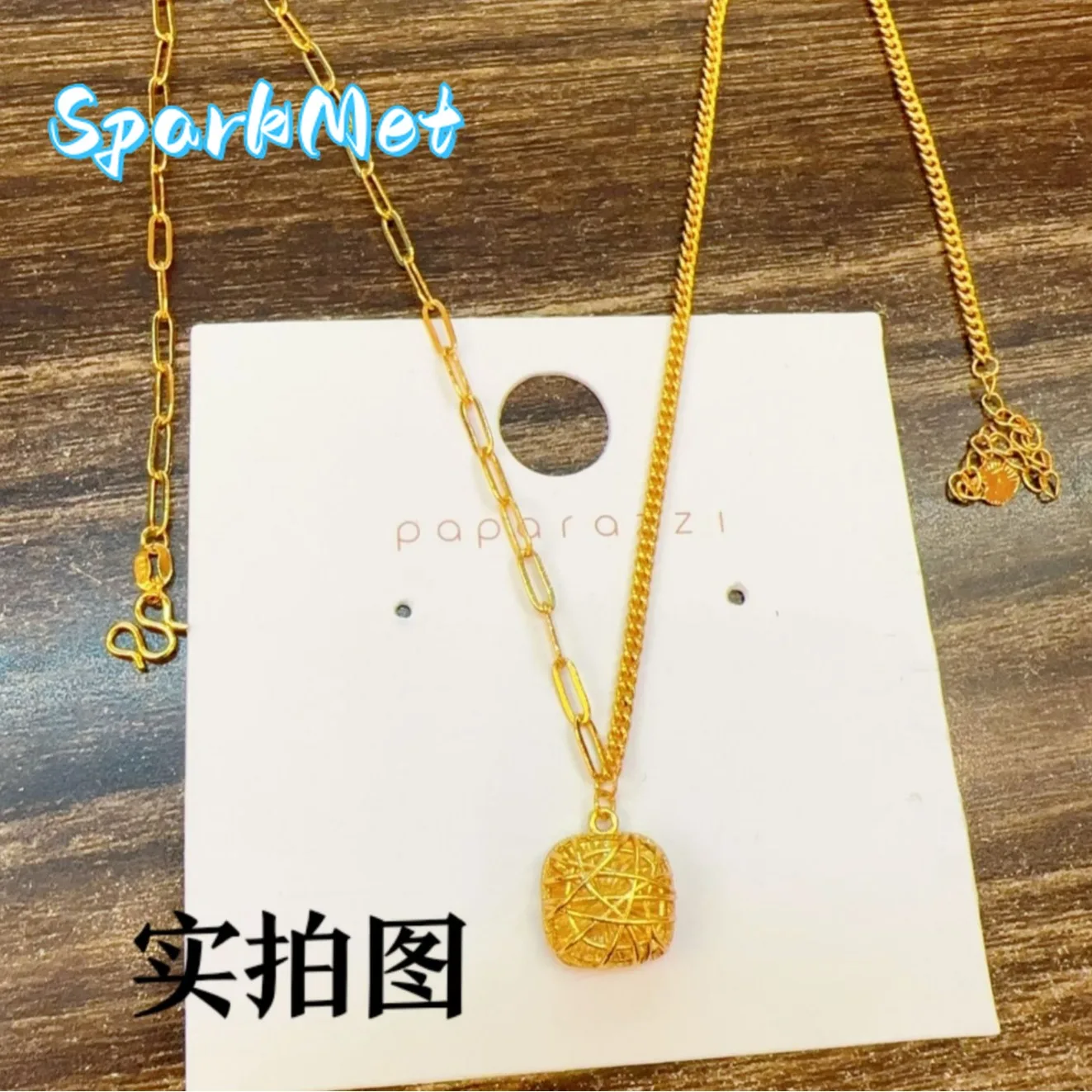 

Комплект ювелирных украшений Sparkmet 9999 из 24-каратного золота: серьги-кубики и ожерелье с матовым покрытием, маленький квадратный кулон-кольцо