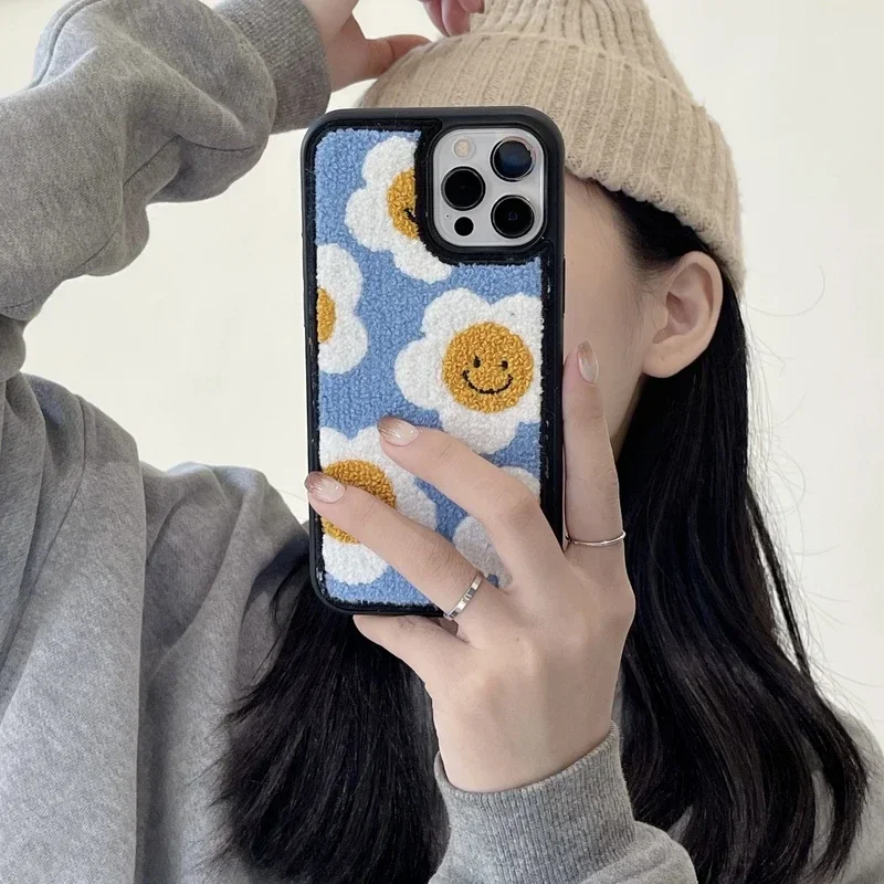 Korean Cute Fuzzy Plush Flower Phone Case For iPhone 16 15 Pro Max 14 13 12 11 Pro Max Cases Winter Soft Shockproof Back Cover